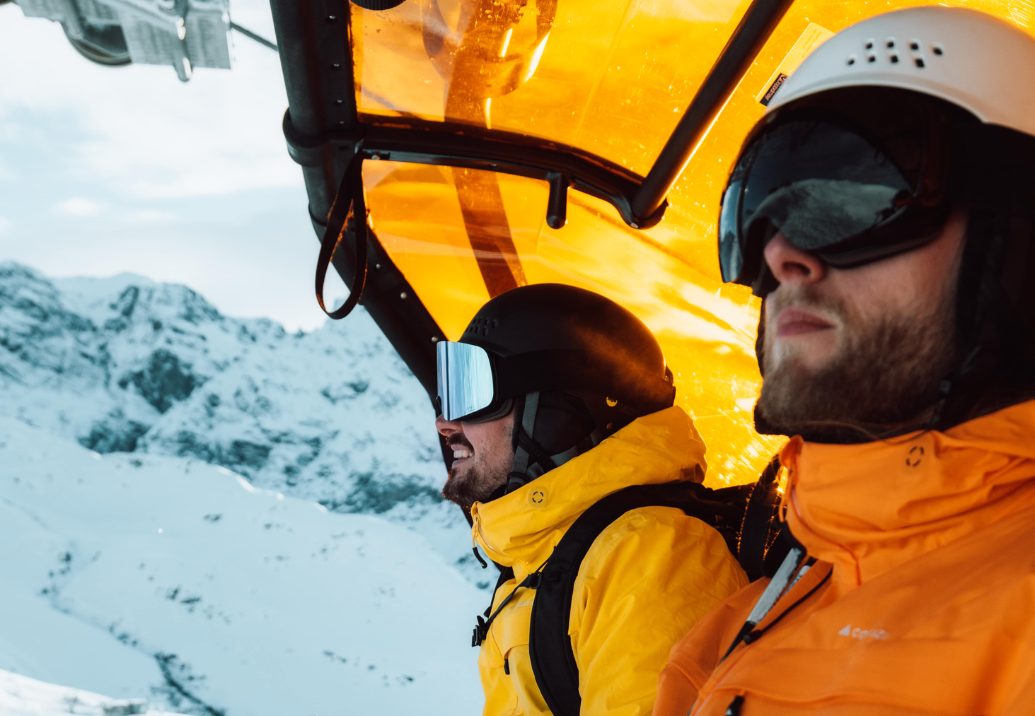 How to choose a snowboard jacket.