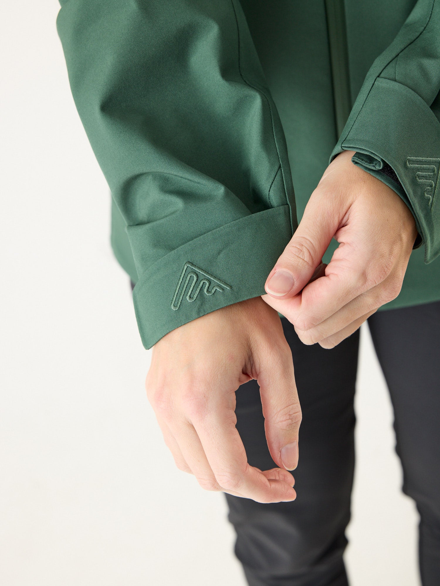 AR Hardshell Jacket Dark Green | Women
