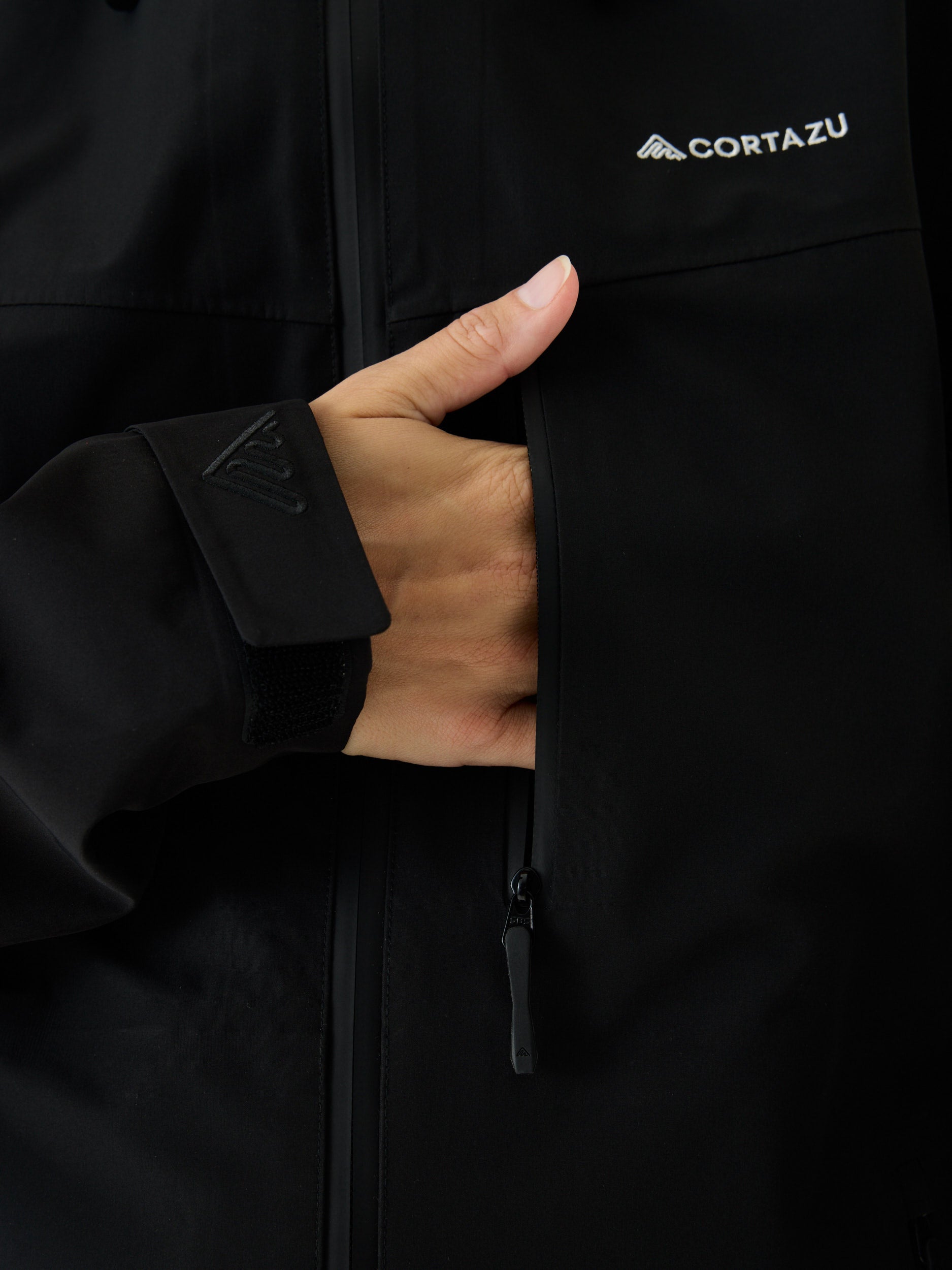 AW Hardshell Jacket 10M Black | Women