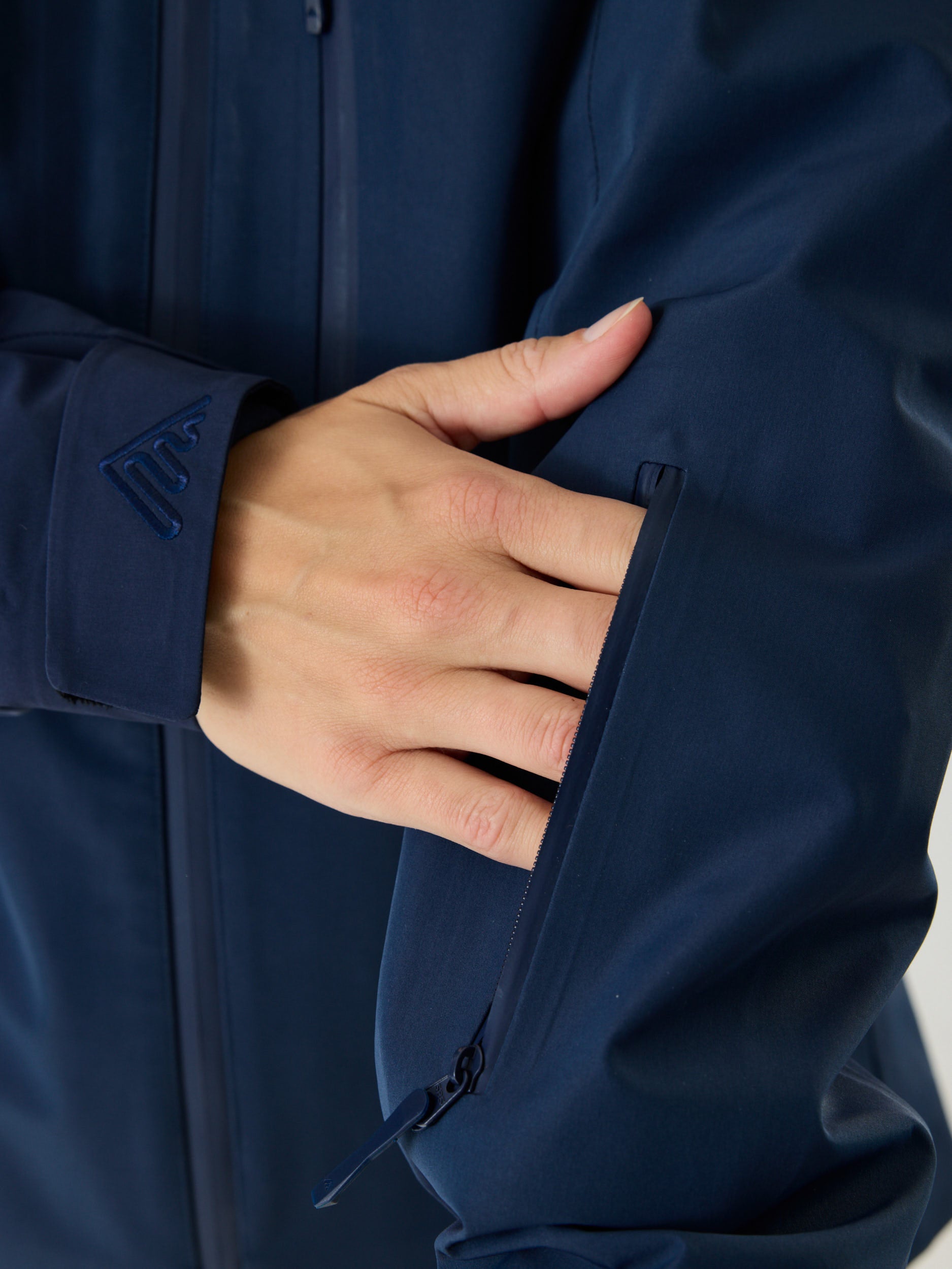 AW Hardshell Jacket 10M Dark Blue | Women