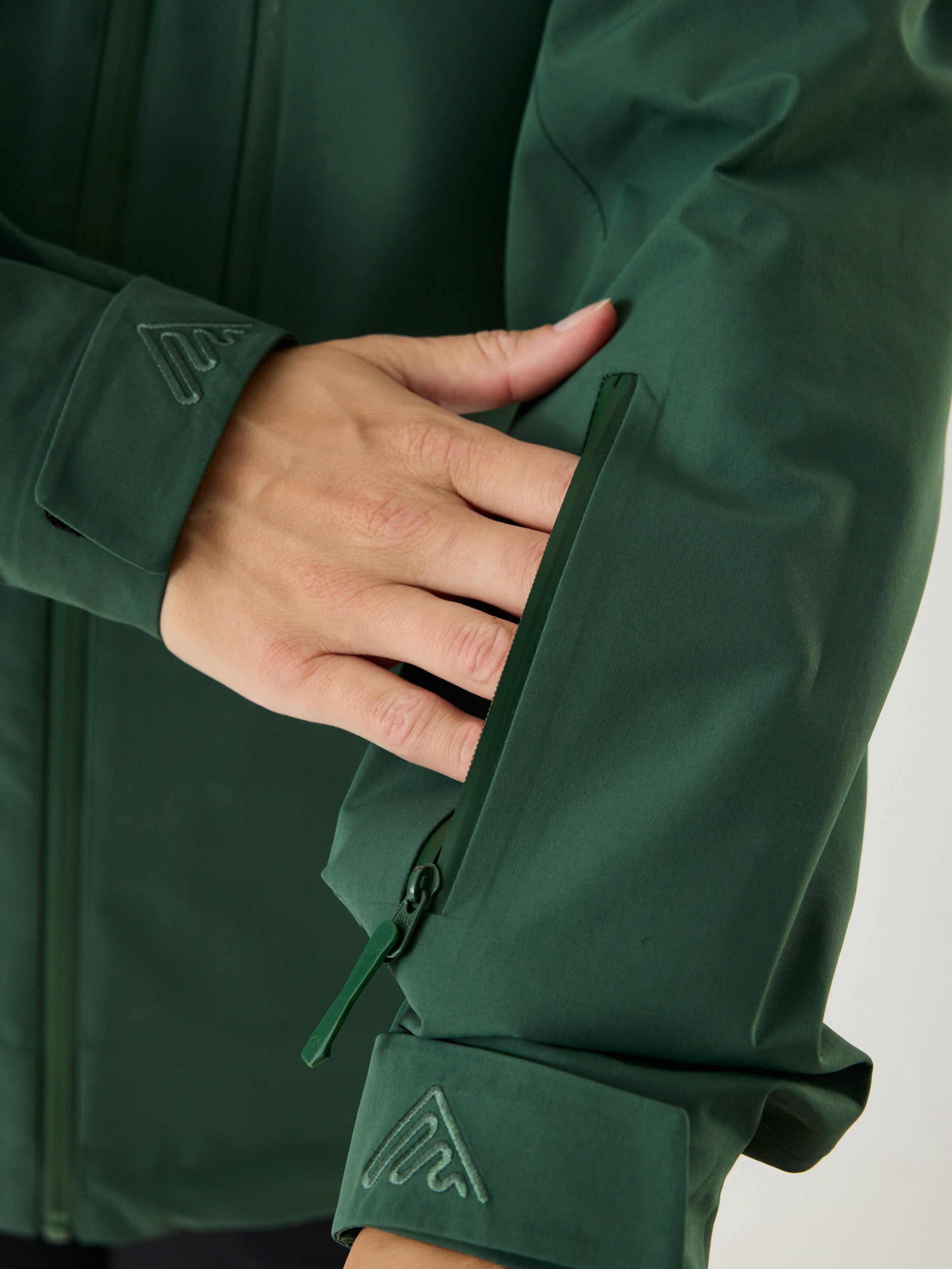 AW Hardshell Jacket 10M Dark Green | Women
