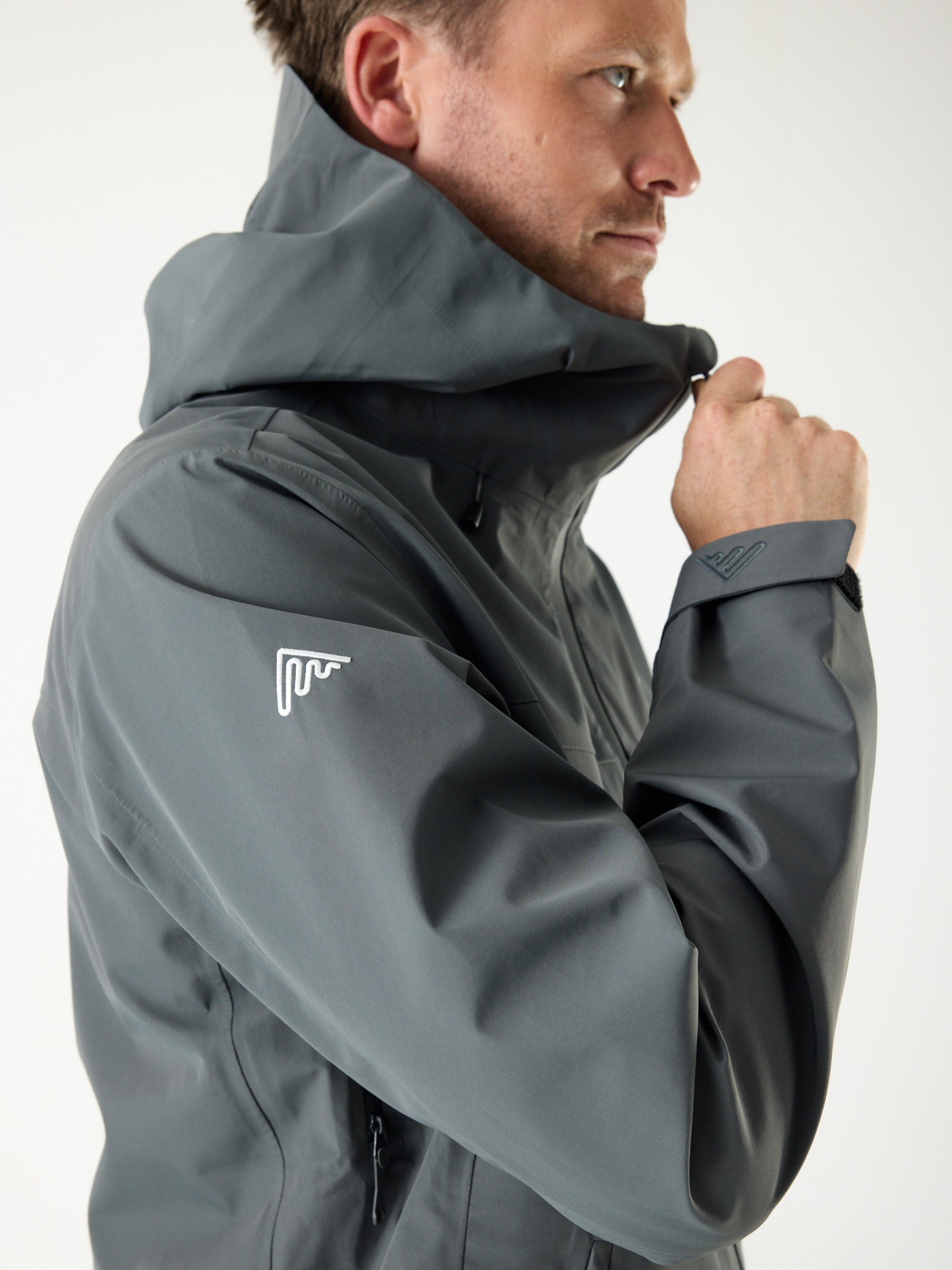 AW Hardshell Jacket 10M Mid Grey | Men – Cortazu