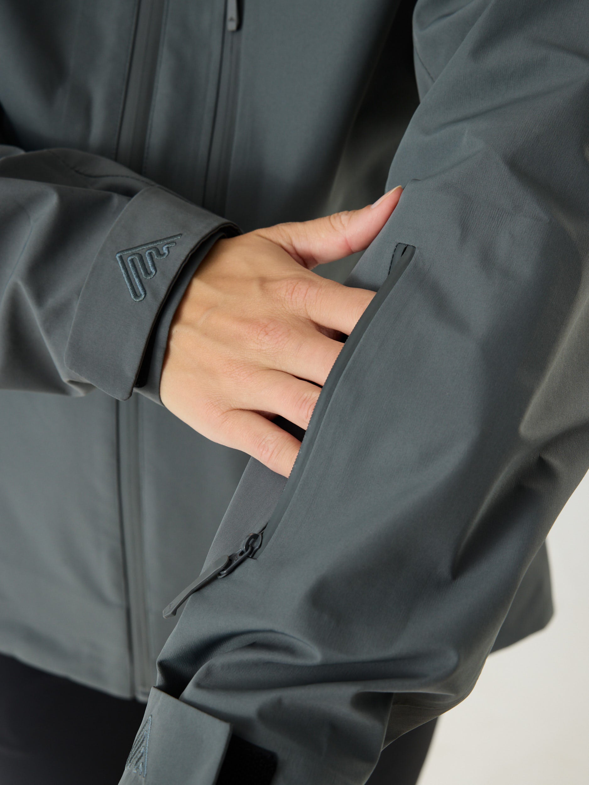 AW Hardshell Jacket 10M Mid Grey | Women