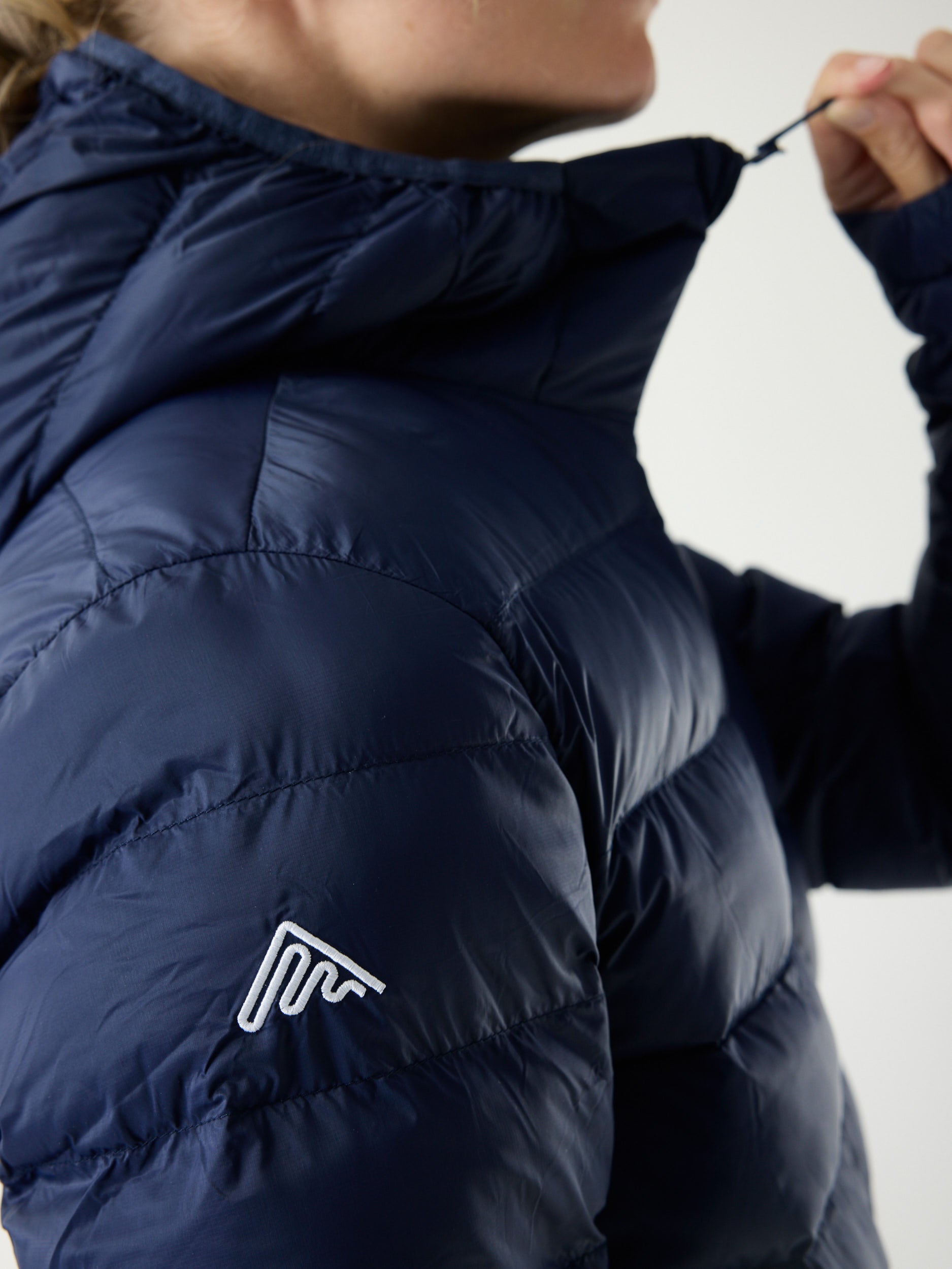 Mountain INS Hooded Jacket 10M Donkerblauw | Dames