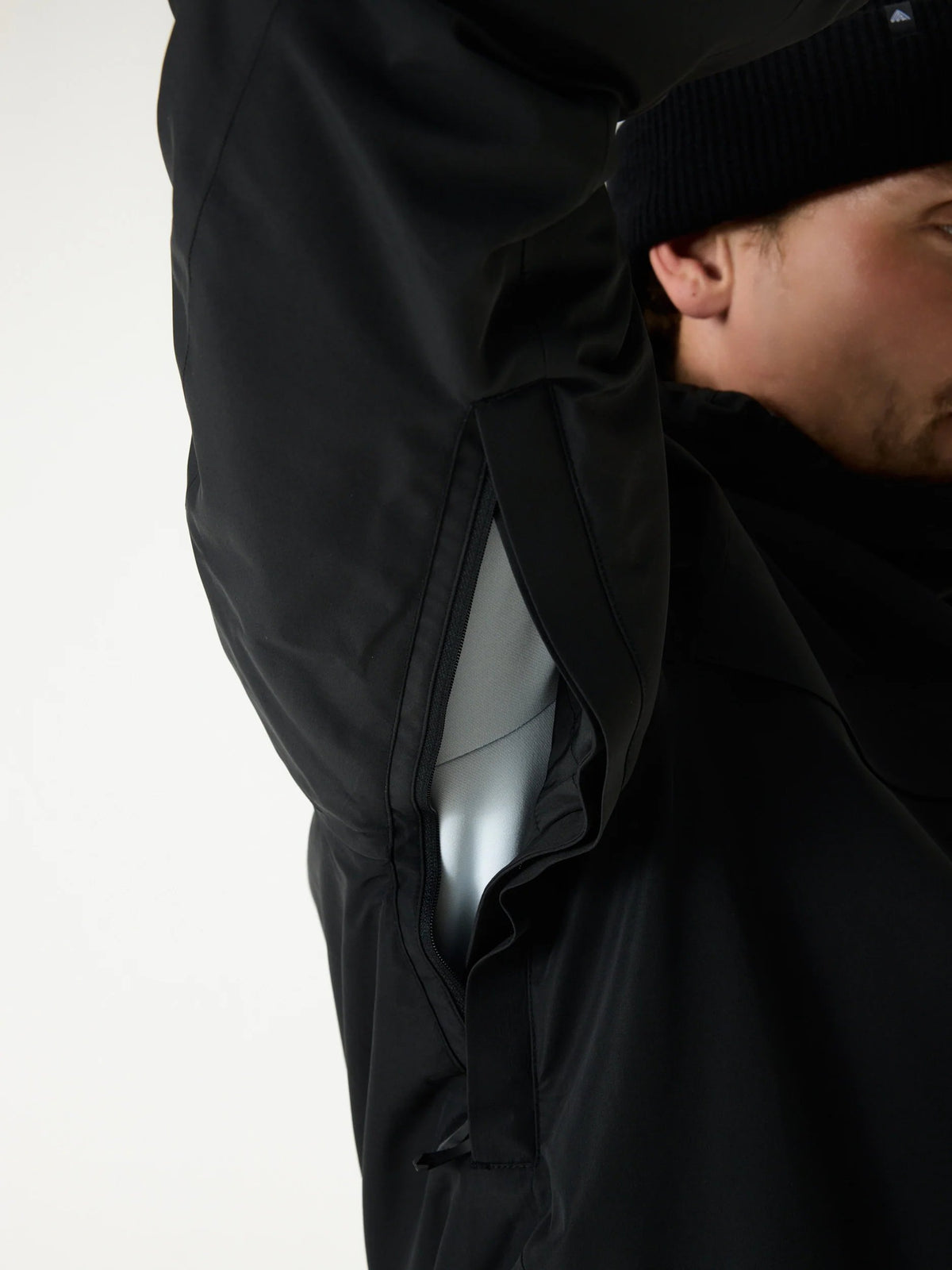 Cortazu Delta INS Shell Jacket men's in Black, pit-zip ventilation