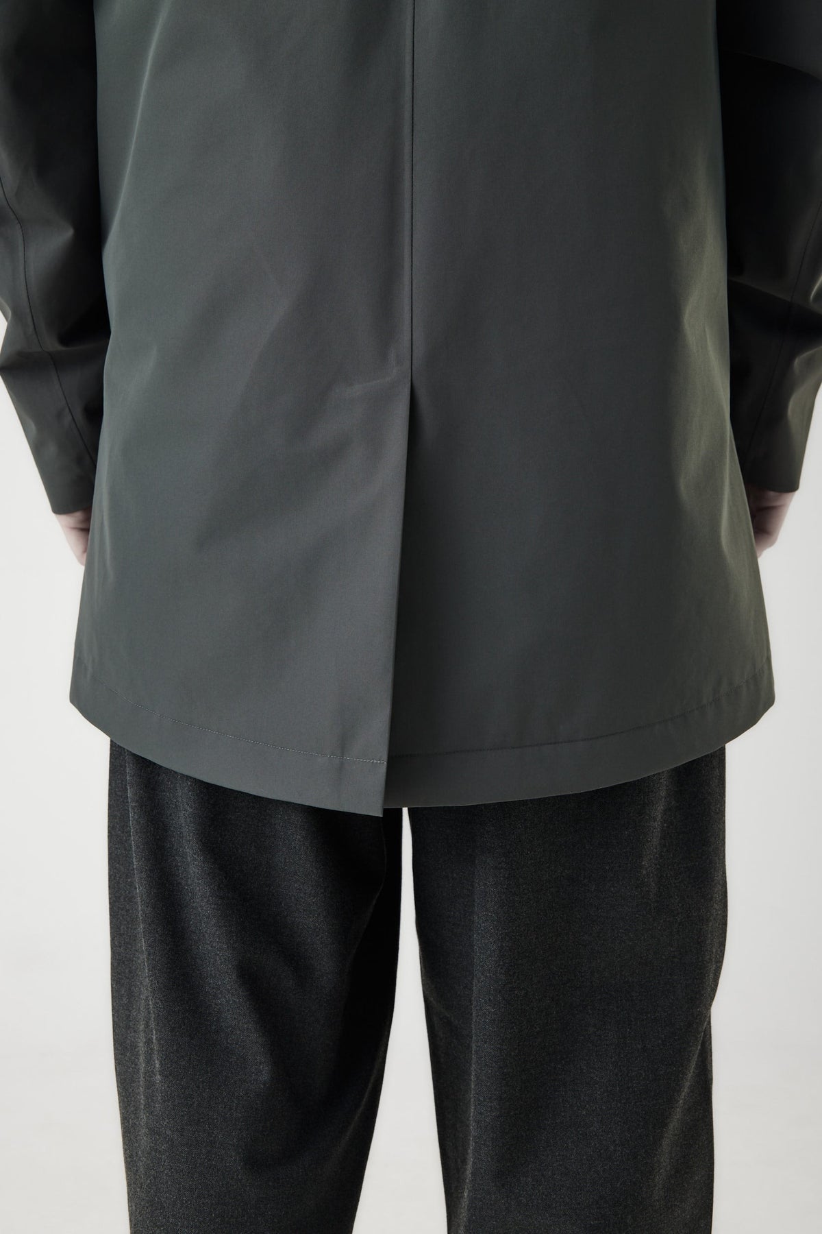Cortazu Delta INS Parka men's in Dark Grey, back vent and hem detail